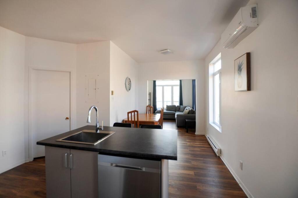 The 1810 - Spacious With Balcony - North Of Quebec Εξωτερικό φωτογραφία