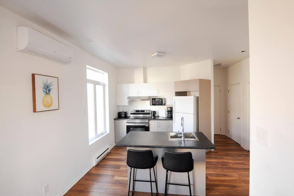 The 1810 - Spacious With Balcony - North Of Quebec Εξωτερικό φωτογραφία